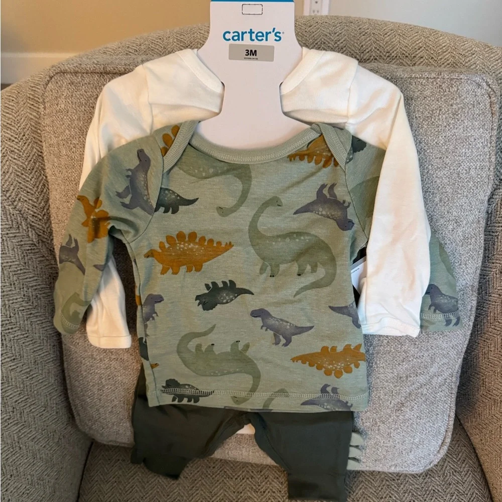 NWT Carter’s Dinosaur Print Baby Outfit Set